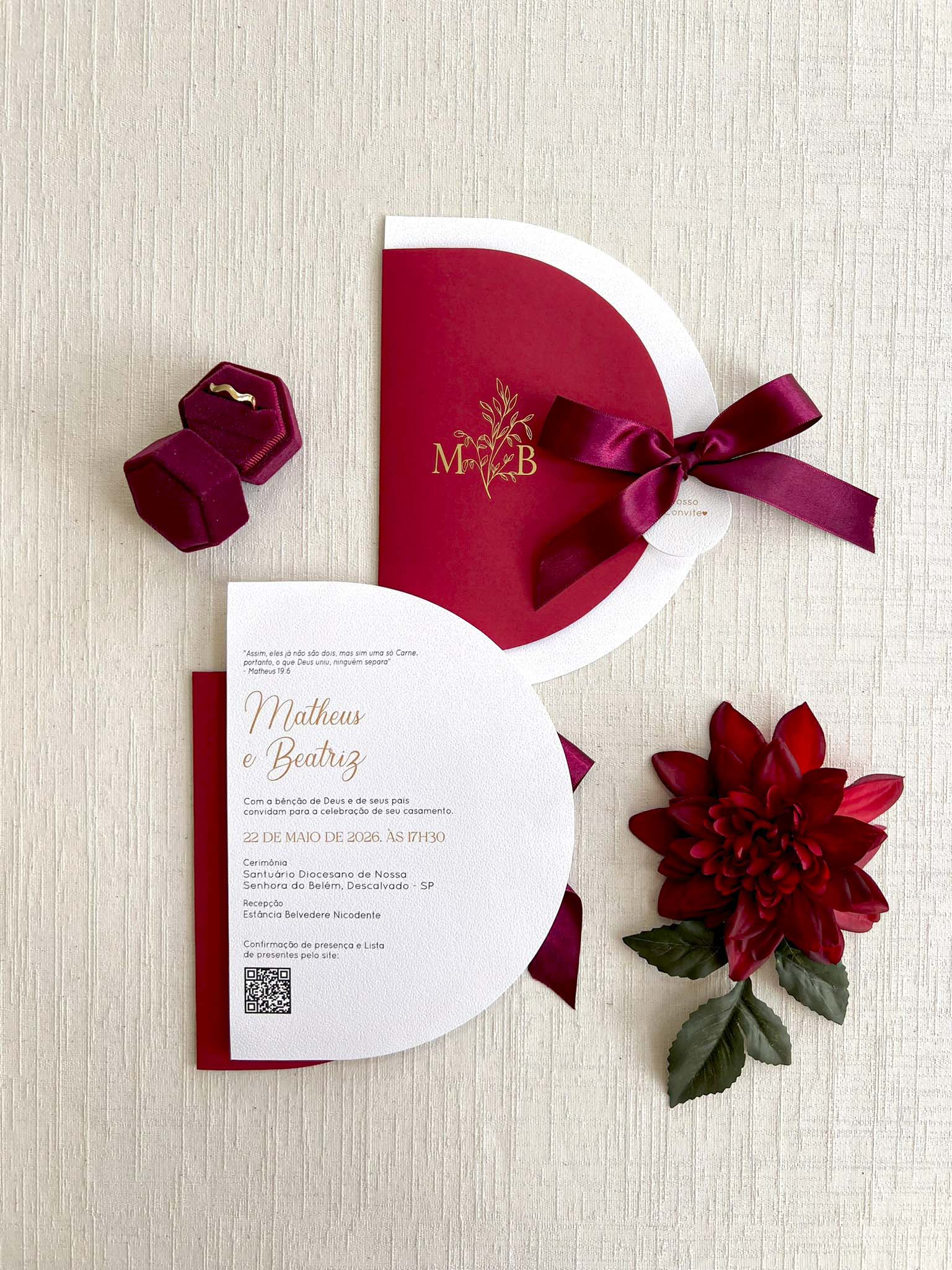 Convite Recorte Oval Geométrico Envelope Colorido - Iniciais env. Metalizada - FITA CETIM